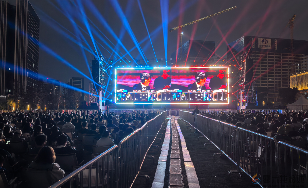 虎牙HYPER X英雄联盟2025全球总决赛观赛派对见证T1三连冠 电竞+跨界融合引领产业新风向(图4)